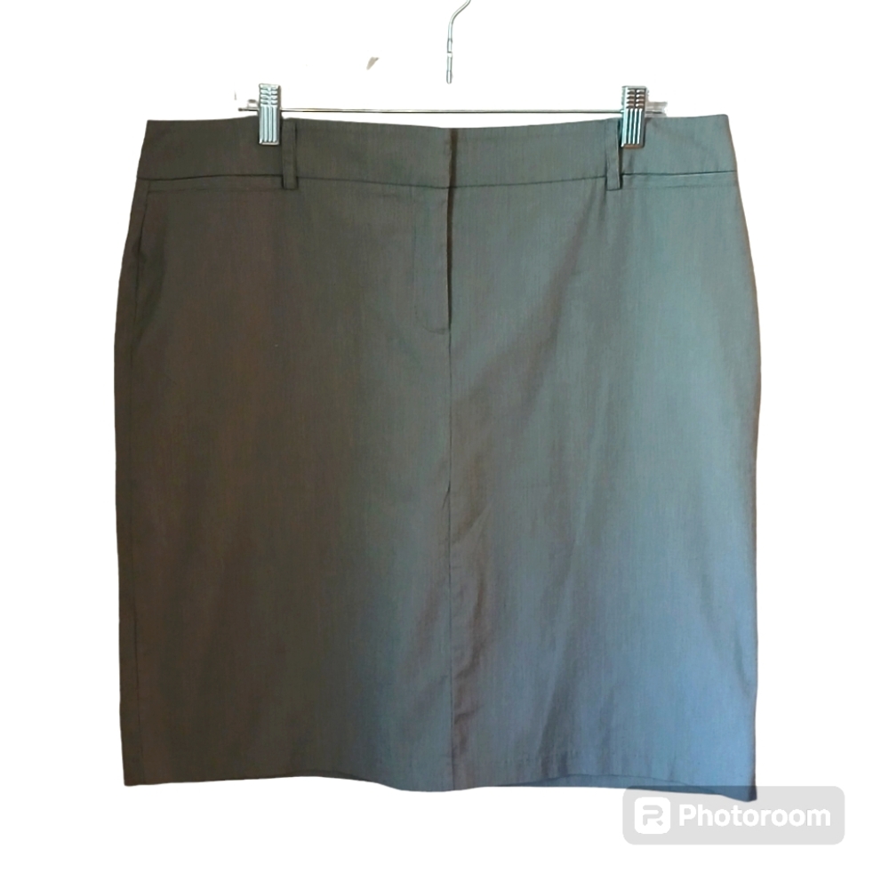 New York & Company Women's Gray Stretch Pinstripe Pencil Skirt Size 16